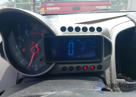 2016 Chevrolet Sonic Ls z USA, uszkodzony, nr VIN 1G1JA6SHXG4177027